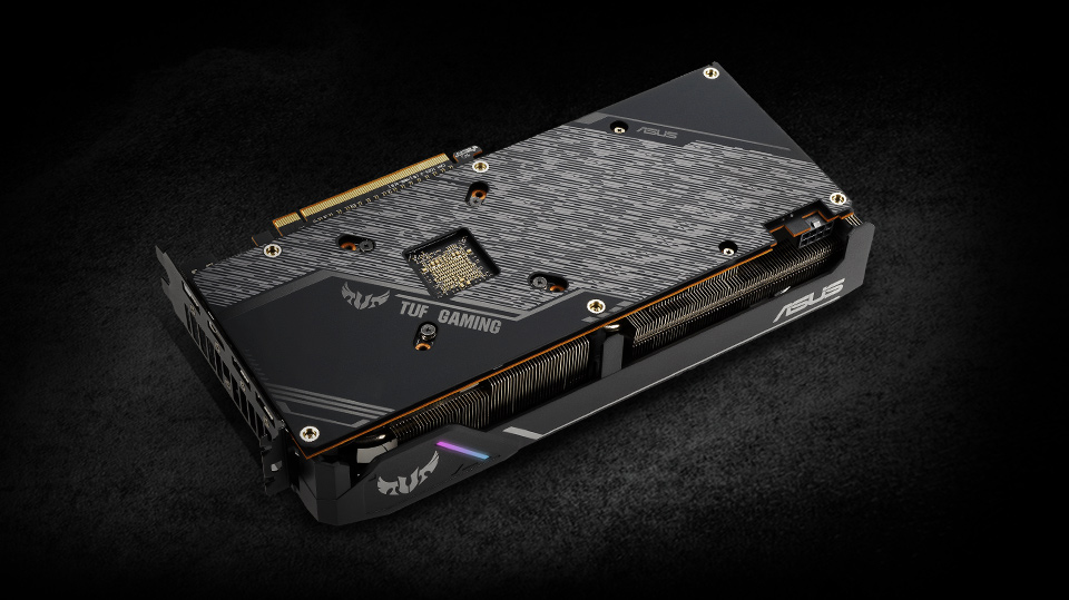 Mặt sau của card ASUS làm bằng nhôm