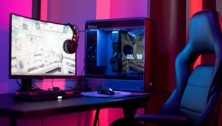 Cùng Một Cấu Hình Thì Nên Chọn Laptop Hay PC? 